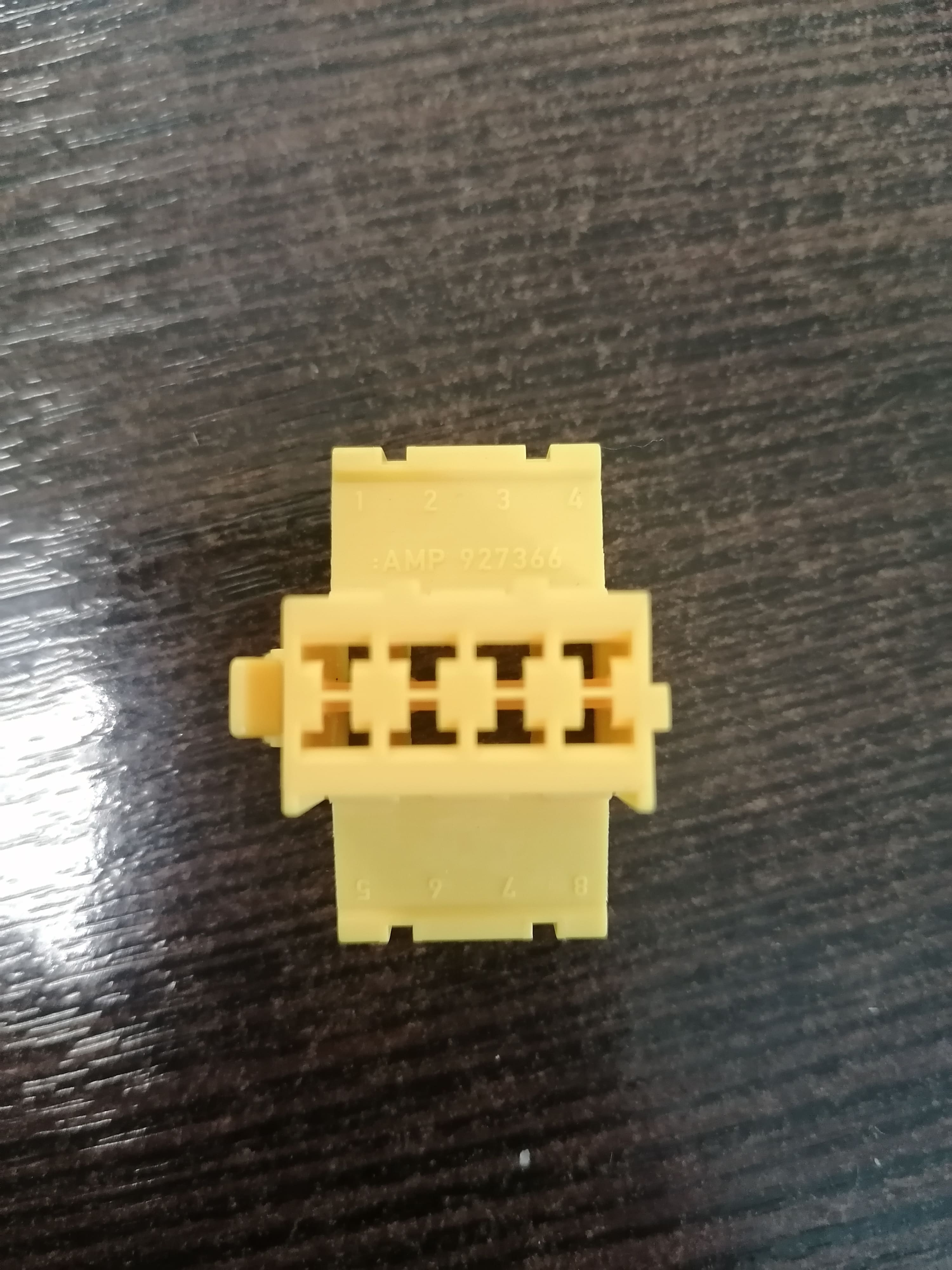 AMP927366 Разъем (колодка) тахографа желтого цвета