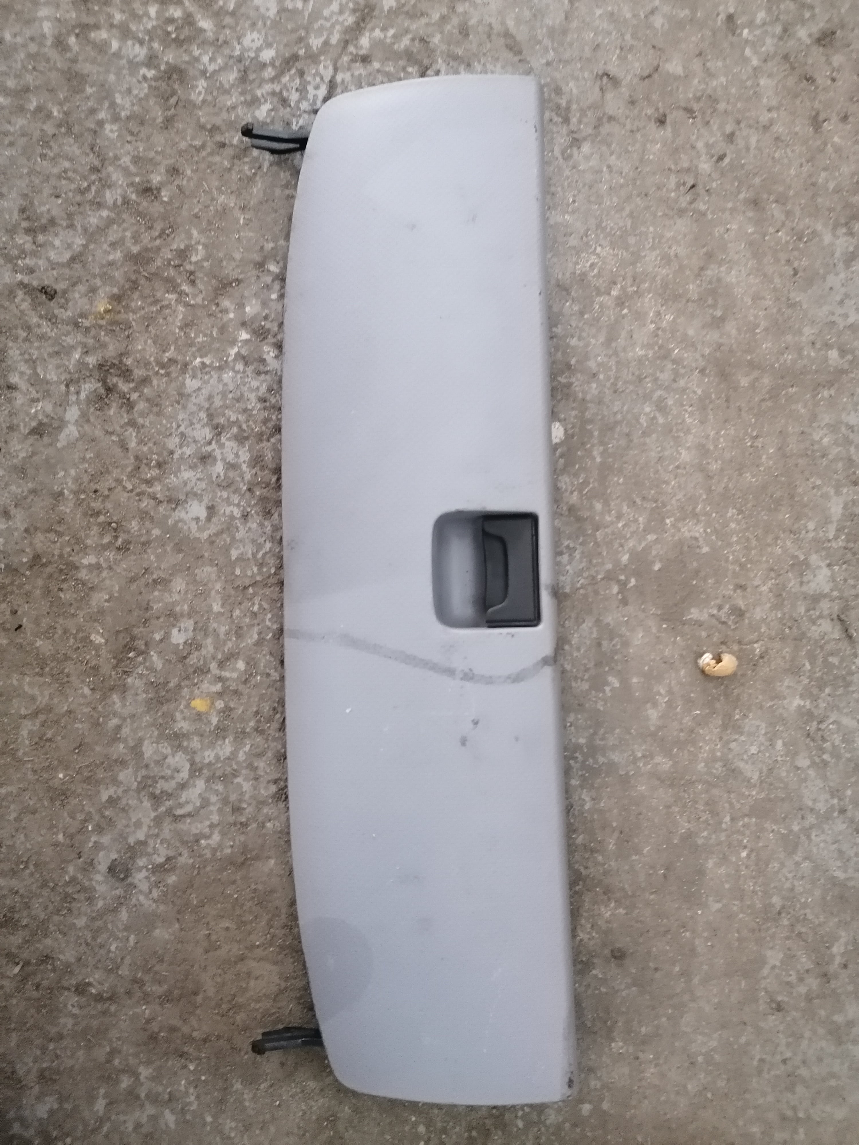 8974078341 Isuzu FVR34 Крышка потолочной полки 8974078341 Isuzu FVR34 Крышка потолочной полки
