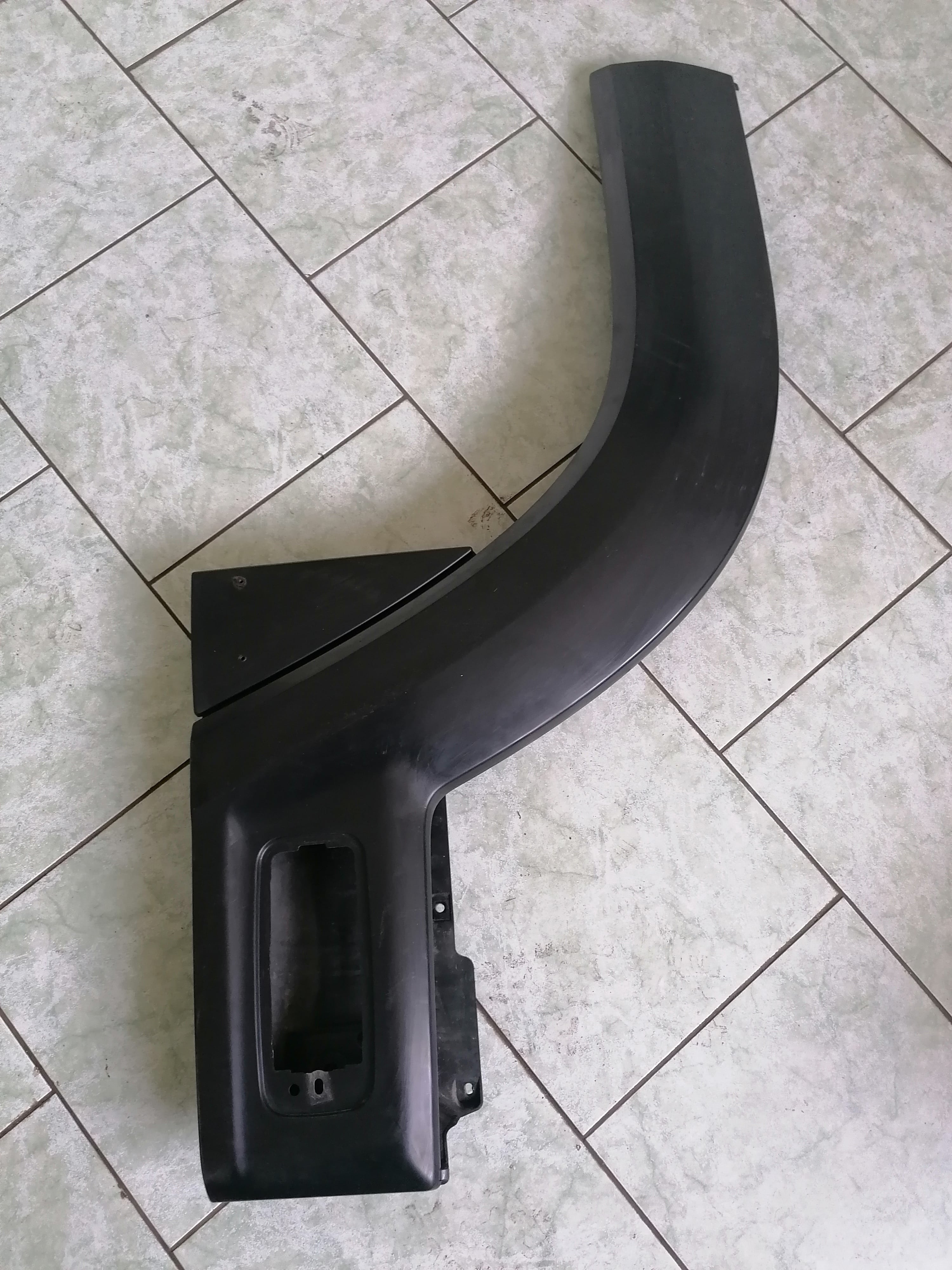 8974153251 Isuzu FVR34 Накладка двери (черная) 8974153251 Isuzu FVR34 Накладка двери (черная)