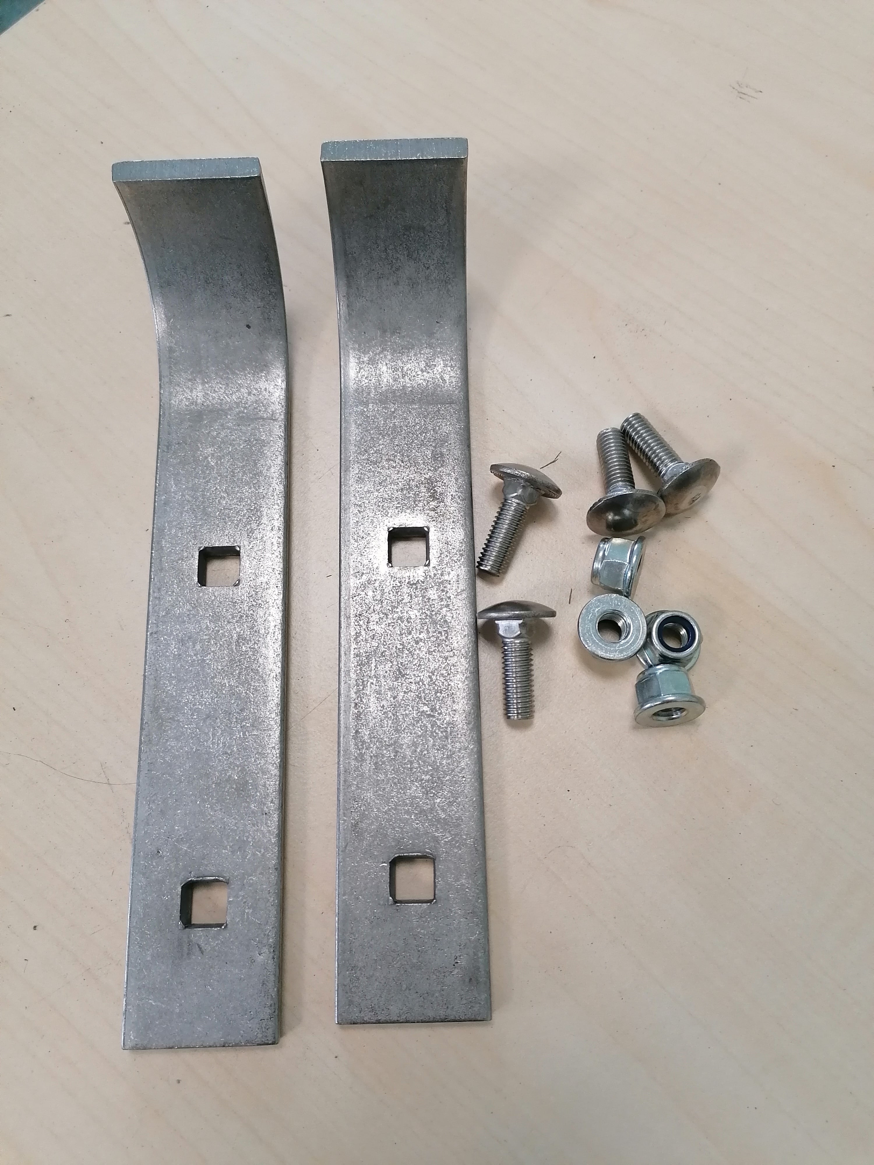 31418TL Zepro Крепежная пластина к-т 2шт.