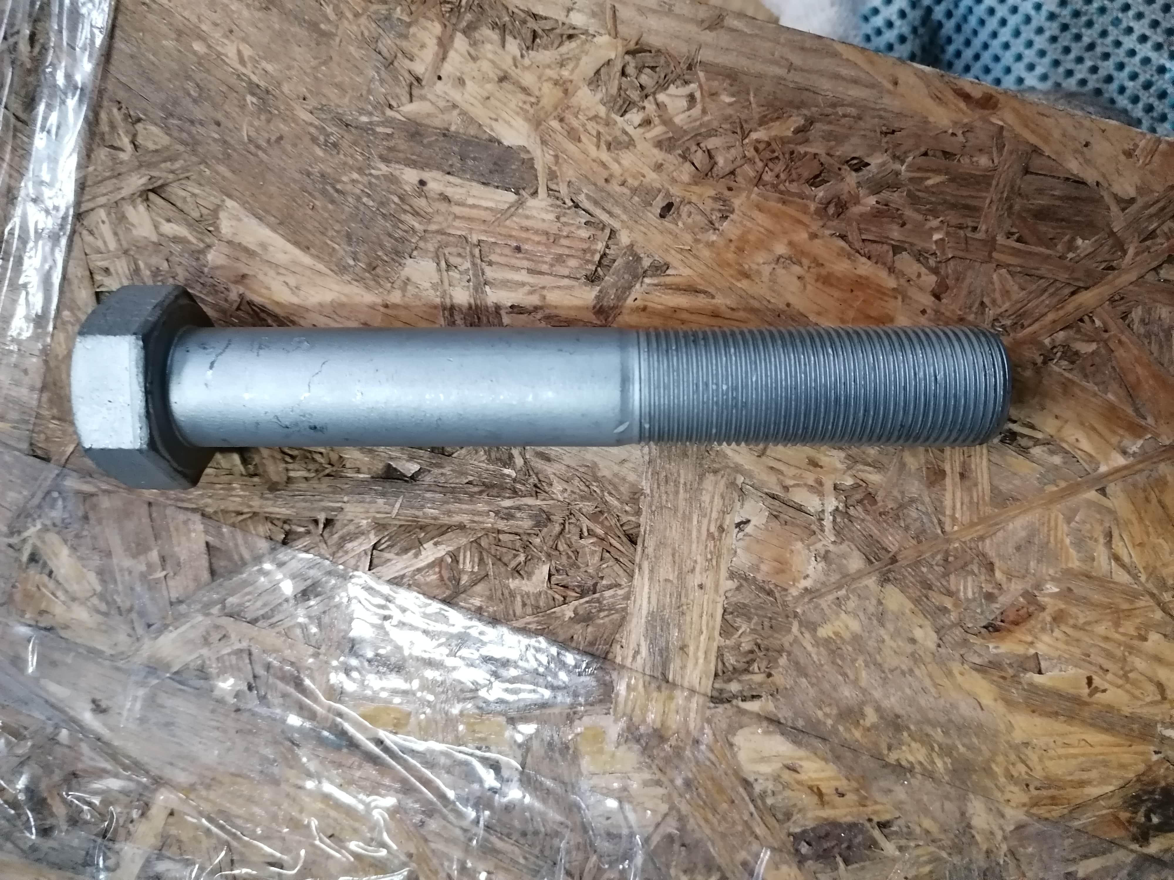 5003101582 RVI Болт амортизатора М20х130х1,5 102238