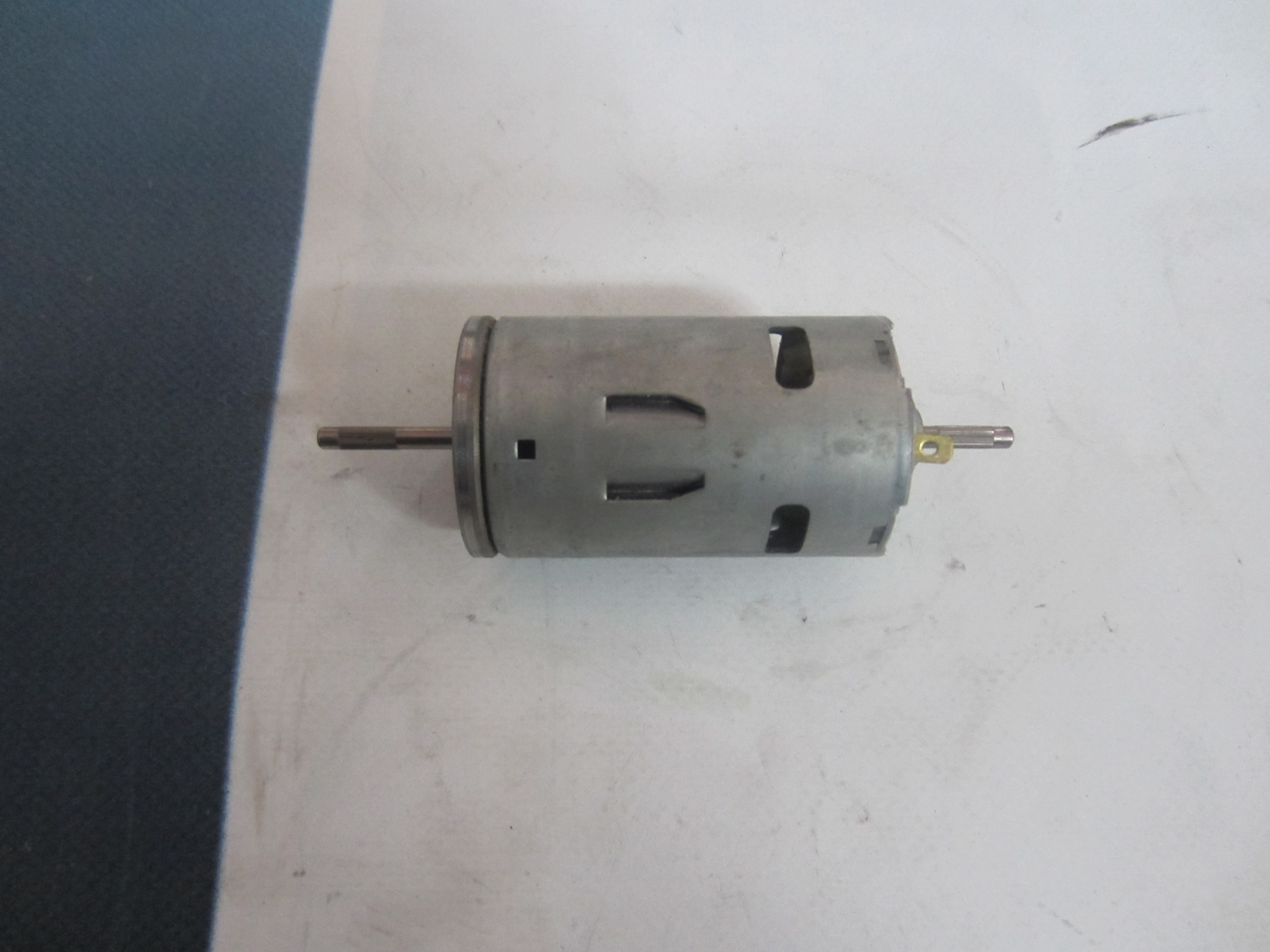 021SG Электродвигатель вентилятора отопителя 24V, D2