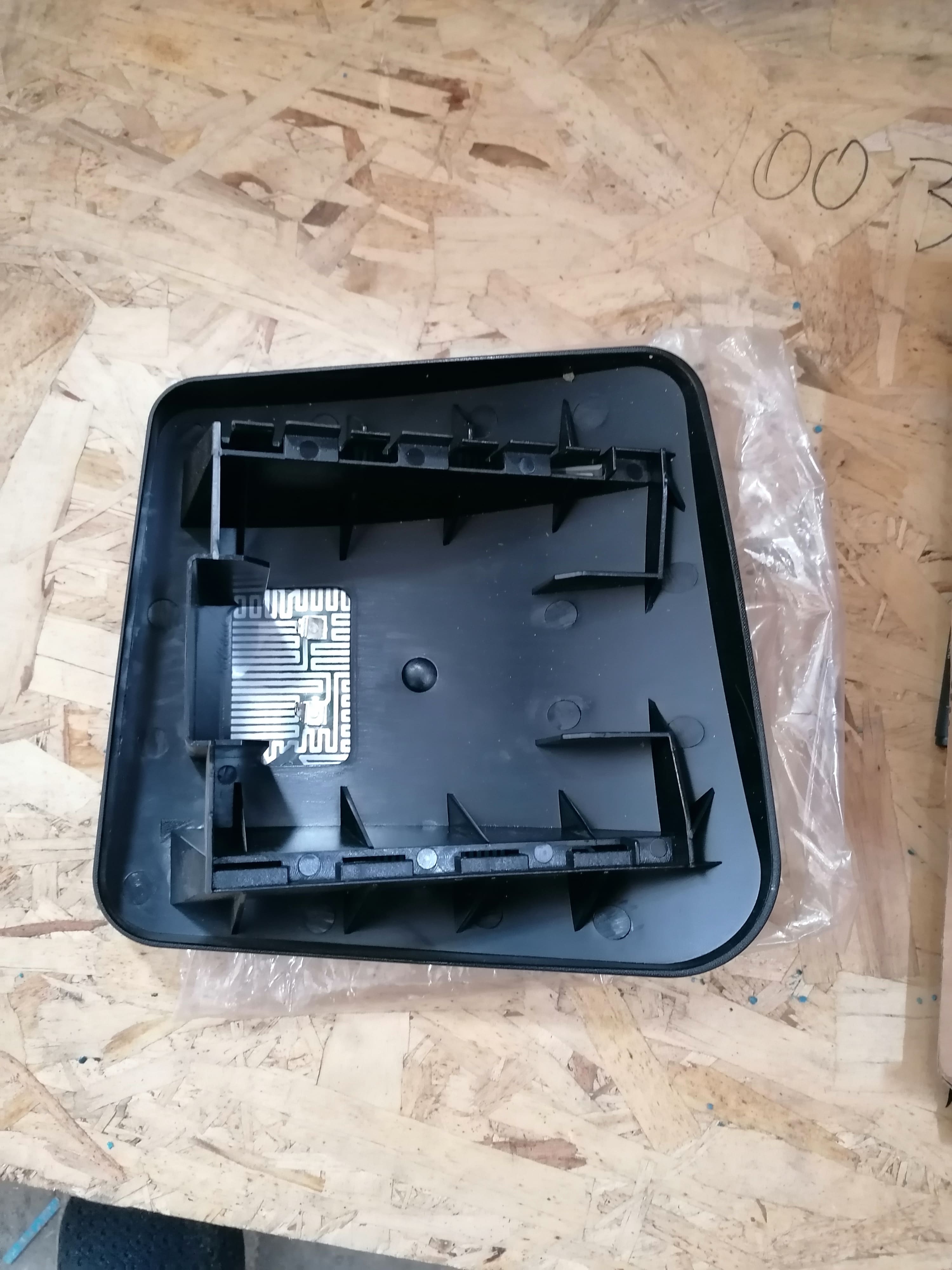 7420862810 Renault Стекло зеркала малого левого PERA3AC0G02L