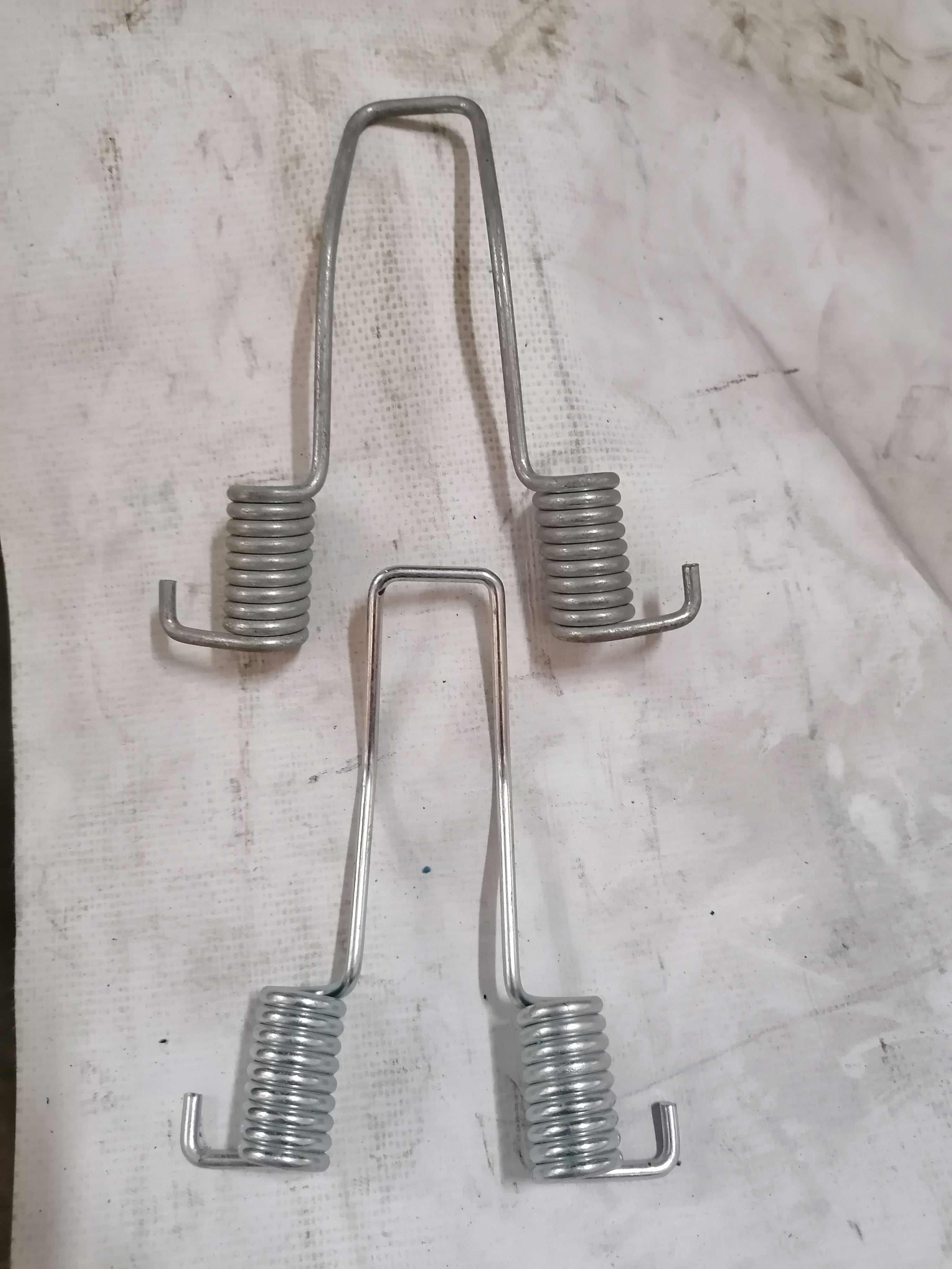 0339733070 BPW Пружина тормозных колодок (без крючка)