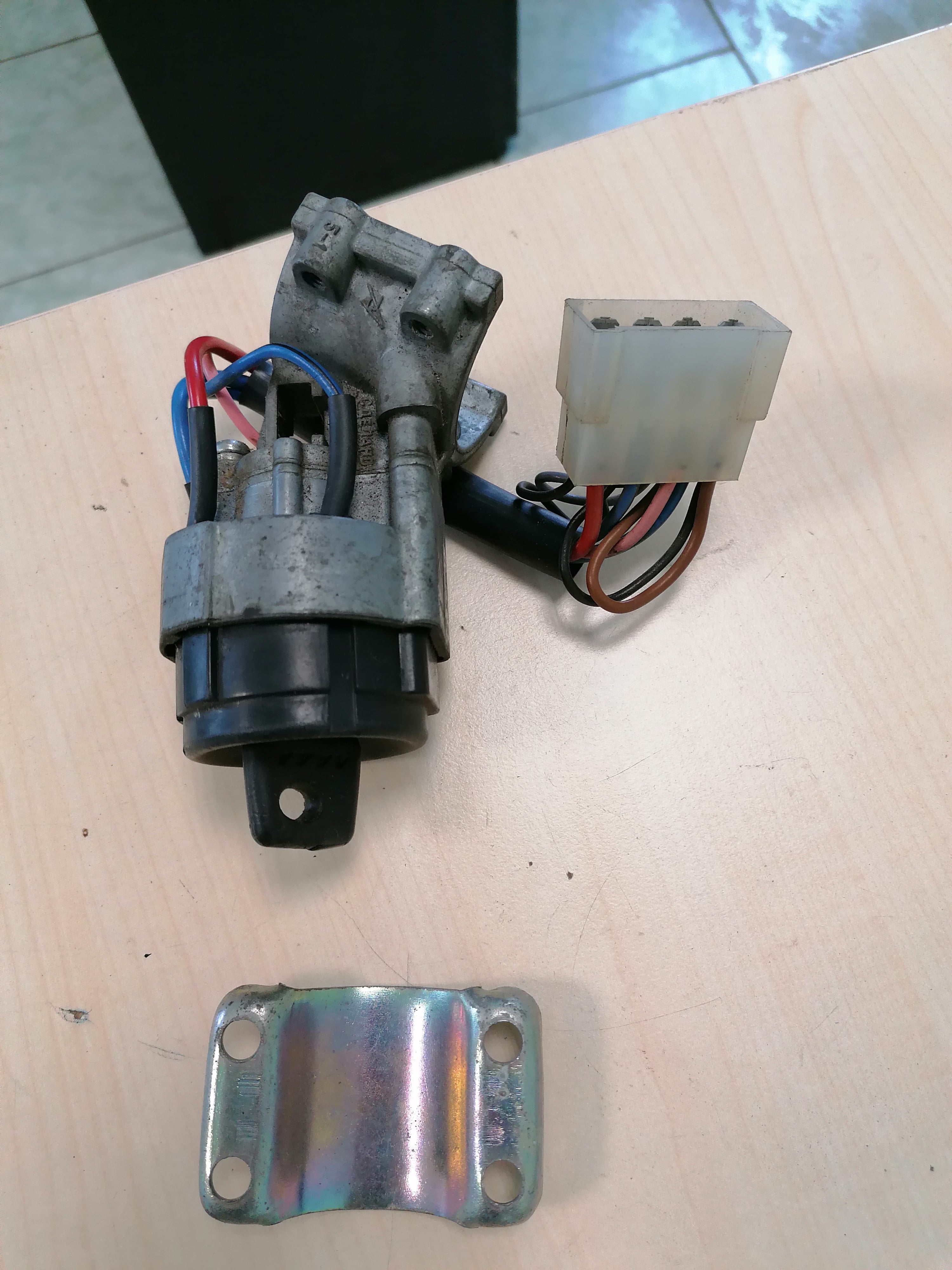 2109370401030 ДААЗ Замок зажигания ВАЗ-2109 Н.О.