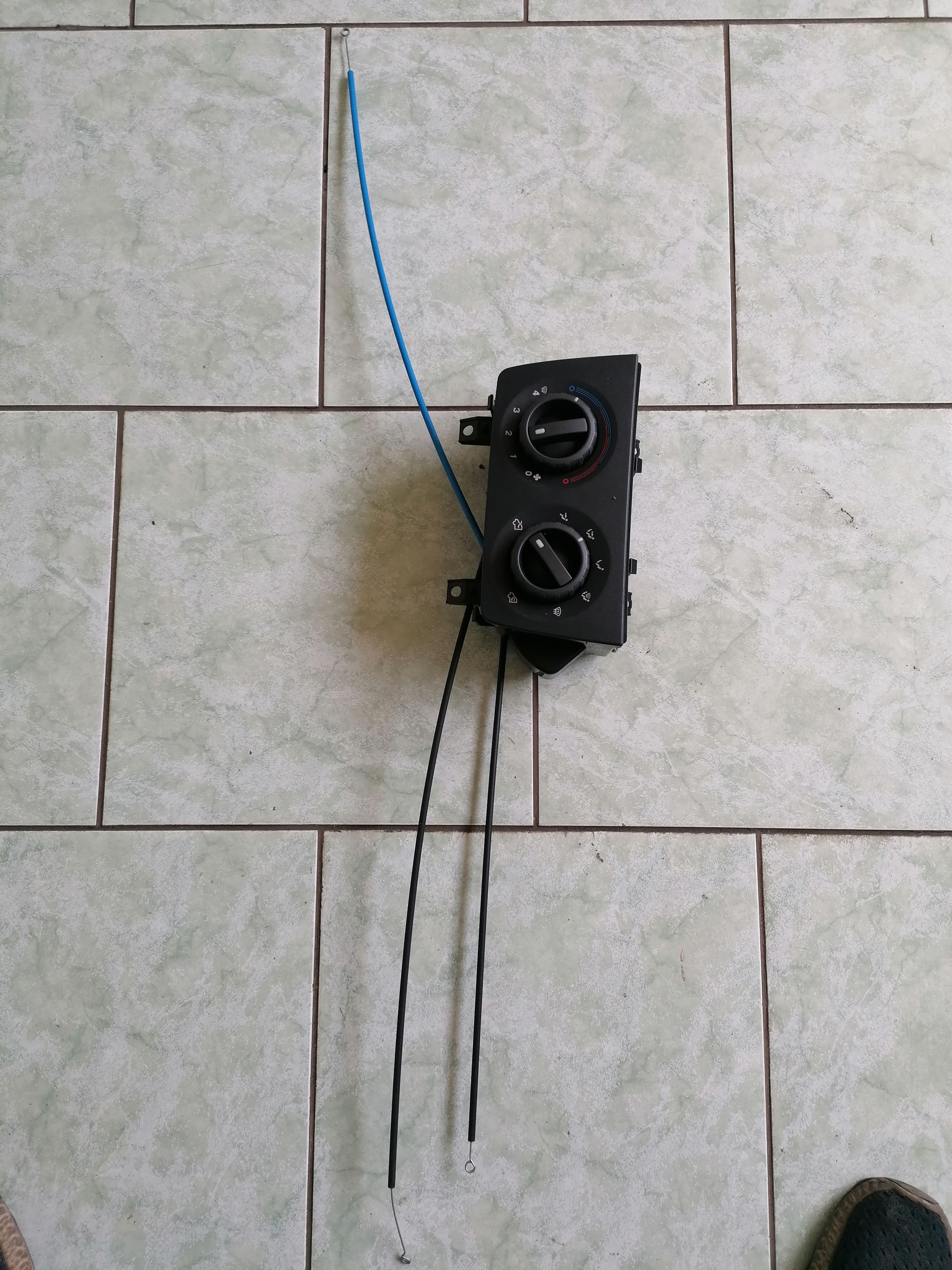 6451YH Peugeot Блок управления отопителем (без кондиц.) 6451YH Peugeot Блок управления отопителем (без кондиц.)