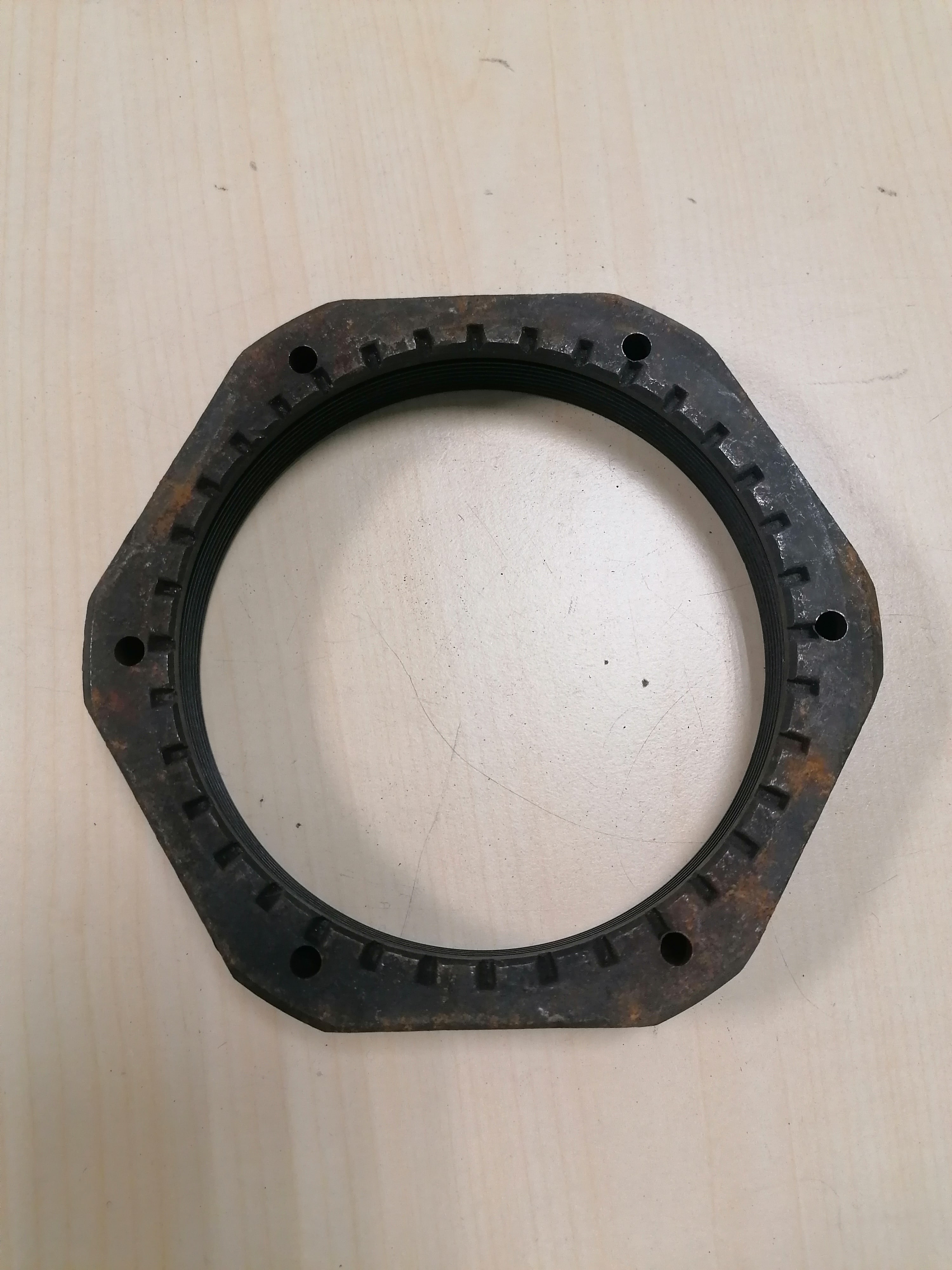 1011007101 SAF Гайка ступицы левая М120х2,0, 9019431