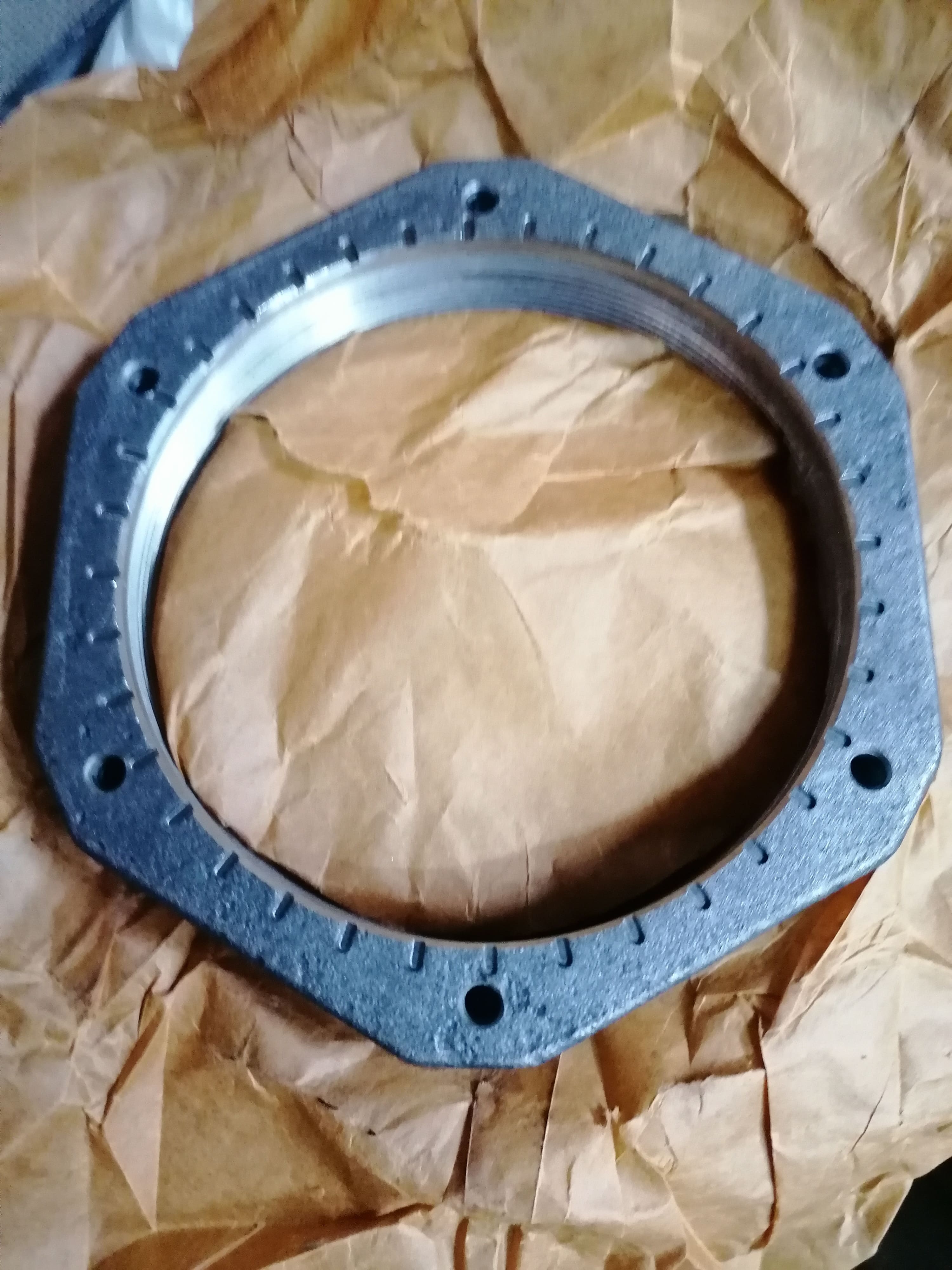 1011007101 SAF Гайка ступицы М120х2, 075070