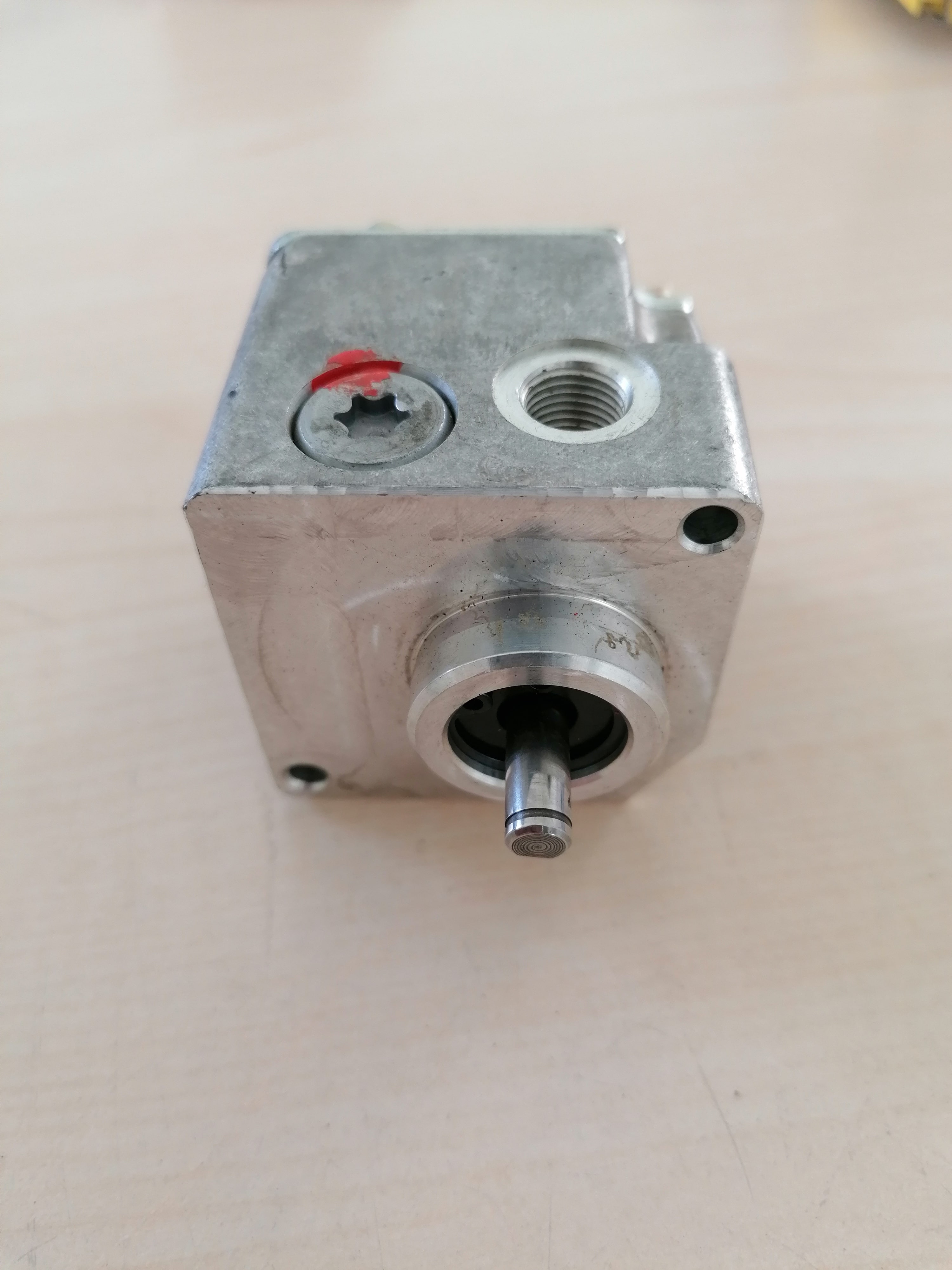 1811106010 Насос топливный предпускового подогревателя