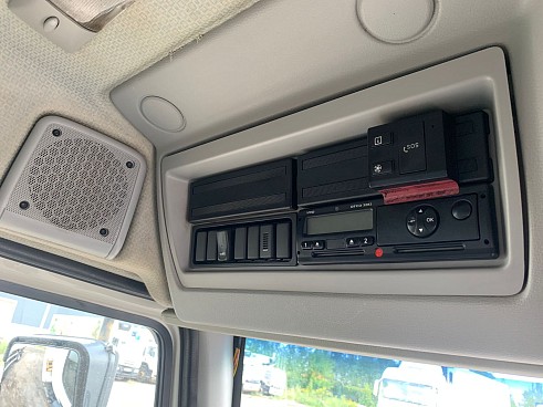 ГРУЗОВИК РЕФРИЖЕРАТОР VOLVO FL (111567)