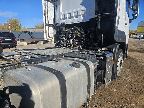 Седельный тягач Dongfeng Vasol HV7 (1)