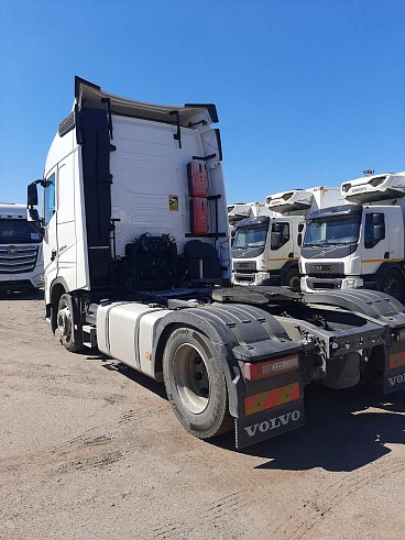 ГРУЗОВОЙ ТЯГАЧ СЕДЕЛЬНЫЙ VOLVO FH 460 (111683) БЕЗ ПРОБЕГА ПО РФ!!!