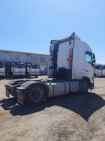 ГРУЗОВОЙ ТЯГАЧ СЕДЕЛЬНЫЙ VOLVO FH 460 (111683) БЕЗ ПРОБЕГА ПО РФ!!!