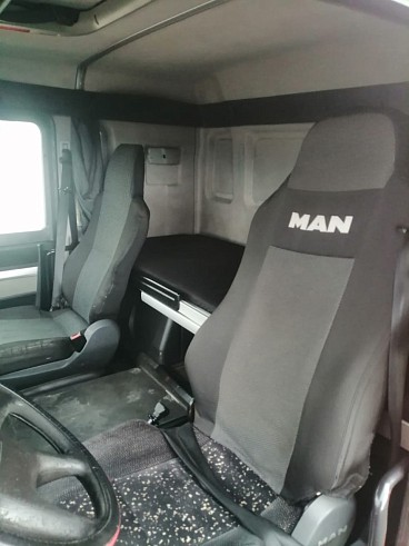 Грузовик изотермический MAN TGS 26.350 6X2-2 BL-WW (111792)