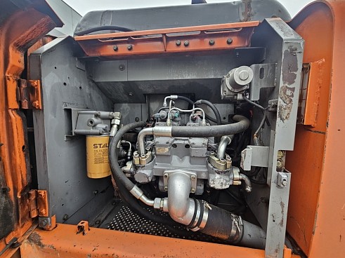 Гусеничный экскаватор Hitachi ZX240