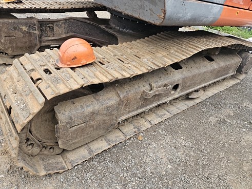 Гусеничный экскаватор Hitachi ZX240