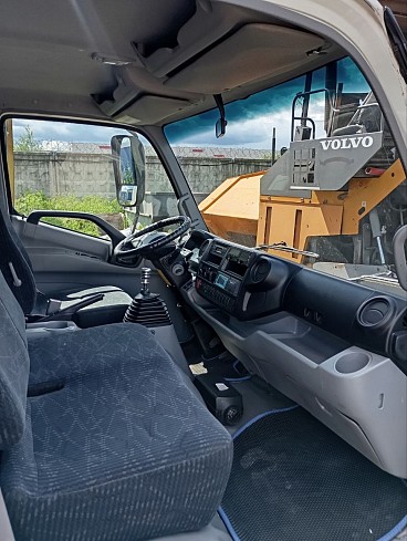 Грузовой рефрижератор HINO 300