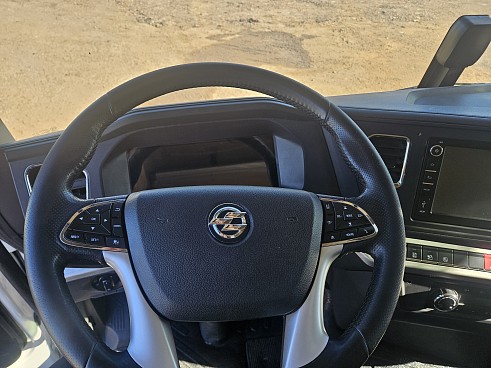 Седельный тягач Dongfeng Vasol HV7 (1)