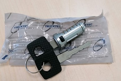 A6708906367 MB Личинка замка зажигания 0237040