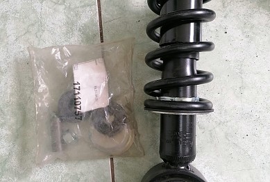 5001863294 Renault Амортизатор кабины CB0068