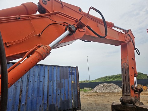 Гусеничный экскаватор Hitachi ZX240