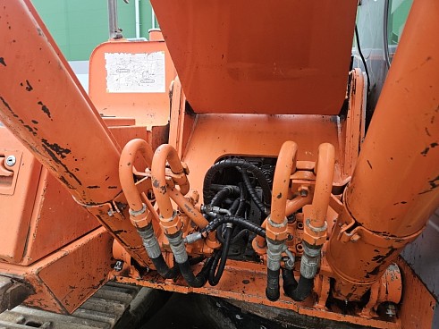 Гусеничный экскаватор Hitachi ZX240
