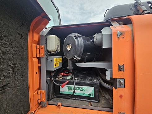 Гусеничный экскаватор Hitachi ZX240