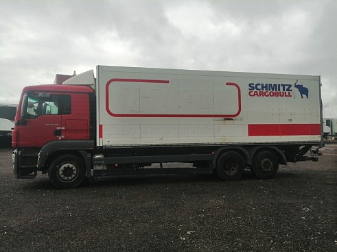 Грузовик изотермический MAN TGS 26.350 6X2-2 BL-WW (111792)