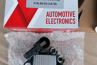 300111456 Carrier (YUNYI) Щетки генератора 14V