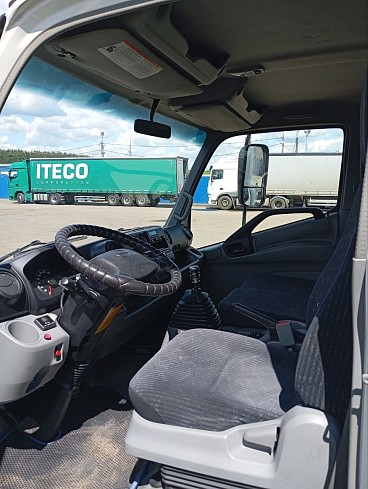 Грузовой рефрижератор HINO 300